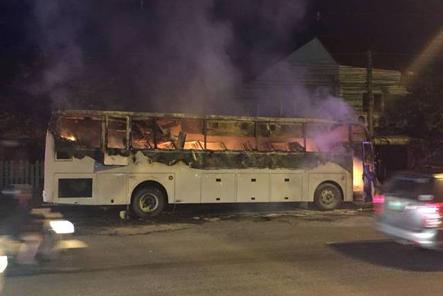 客車自動破窗裝置,遙控自動破玻器,破窗器,南冠破玻器 客車自動破窗裝置,遙控自動破玻器,破窗器,南冠破玻器