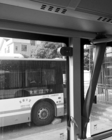 客車自動破窗裝置,遙控自動破玻器,破窗器,南冠破玻器 客車自動破窗裝置,遙控自動破玻器,破窗器,南冠破玻器